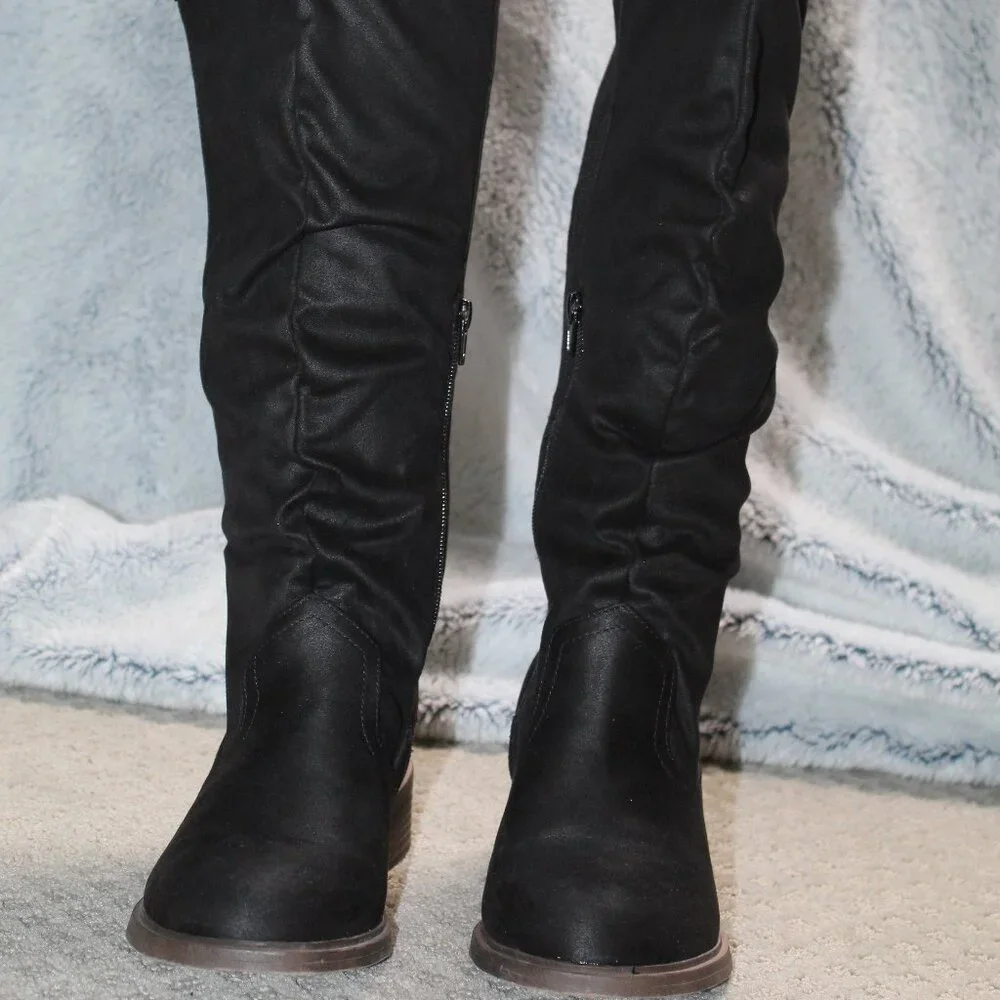 Unr8d Un ROWE2 Size 9W Black Fabric Stacked Heel Boots